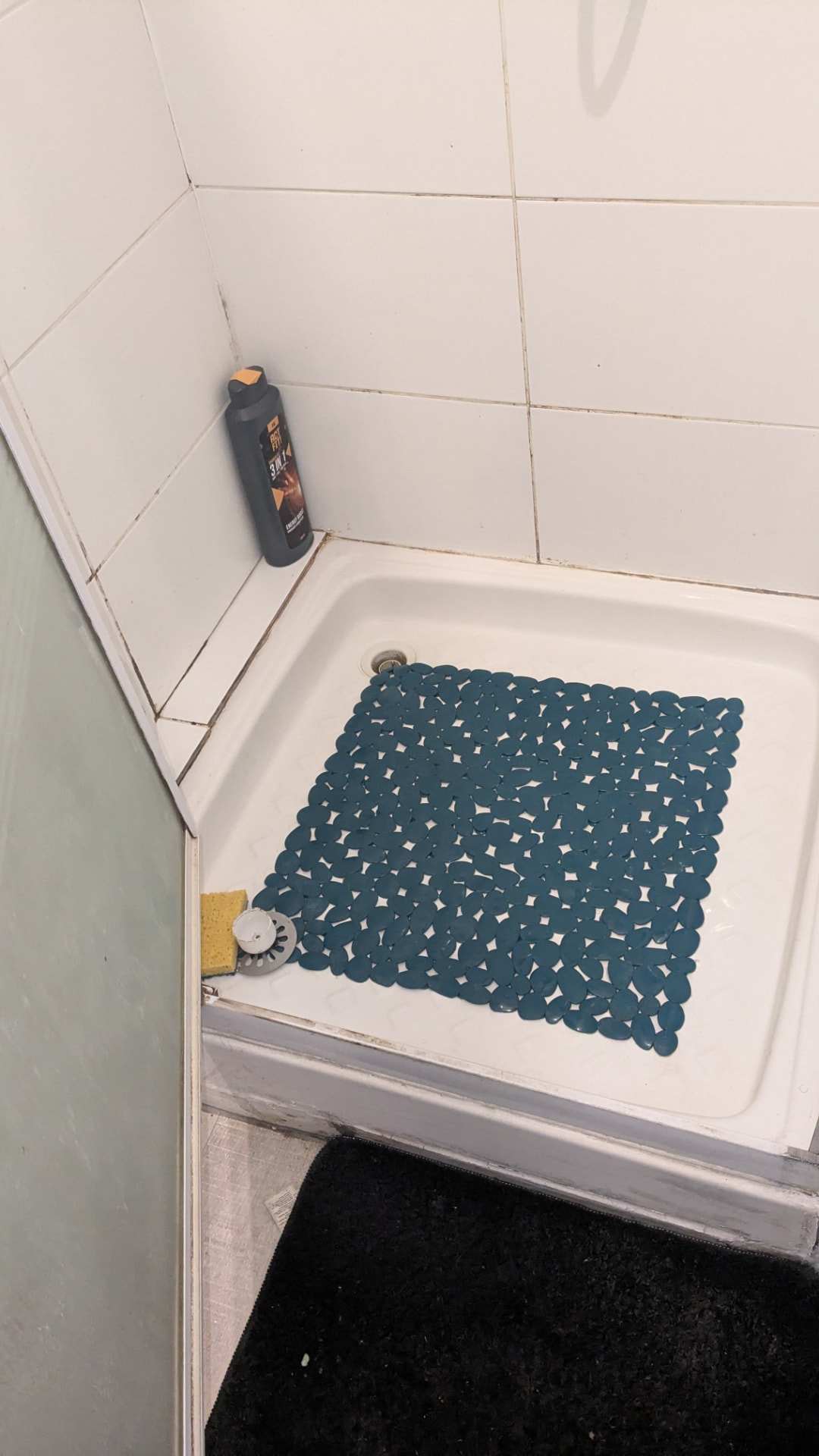Pourquoi une simple fuite de douche peut cacher un problème beaucoup plus important ?